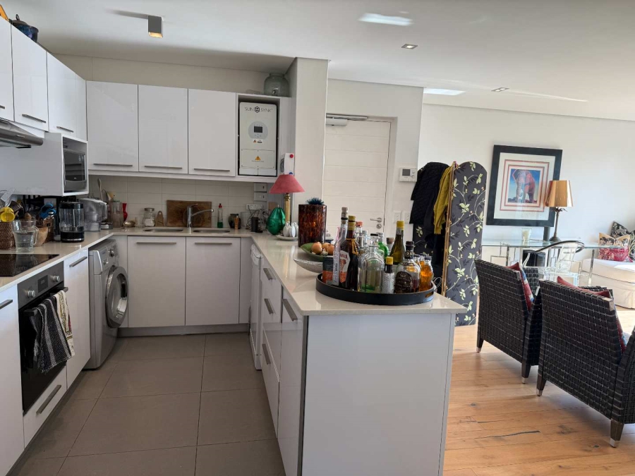 To Let 1 Bedroom Property for Rent in Gardens Western Cape